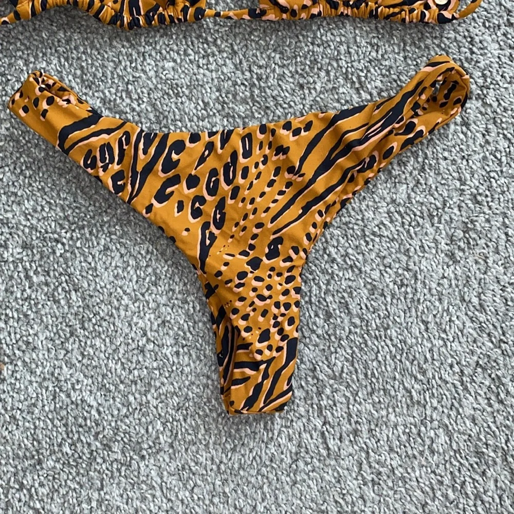 Volcom Bikini Set - Picture 2 of 6